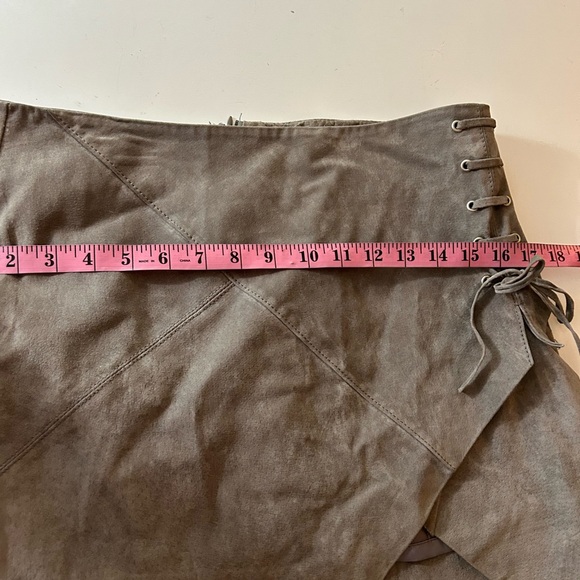 BLANKNYC 100% Leather Real Suede Front Faux Wrap Lace Side Detail Mini Skirt 27 - Picture 14 of 15